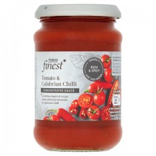 Tesco Finest Tomato and Calabrian Chilli Concentrated Sauce 265g